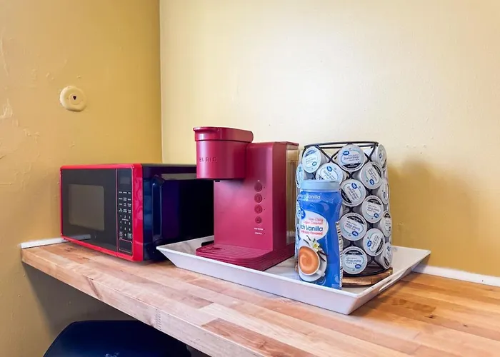 Apartment Sleeps 4 1 Bedroom 3 Beds With Parking Wifi Pittsburgh
